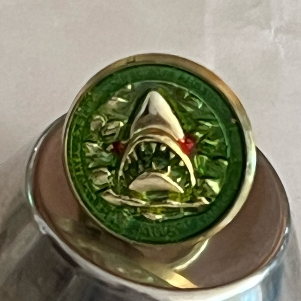 Original JAWS Movie 1975 Promotional Plastic Ring - Universal Studios Split Band - Picture 5 of 17